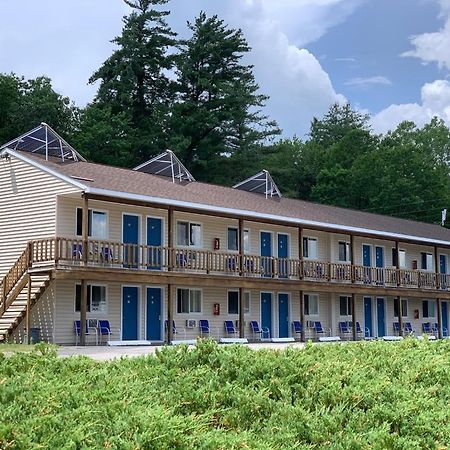 Travelodge By Wyndham Lake George Ny Екстериор снимка
