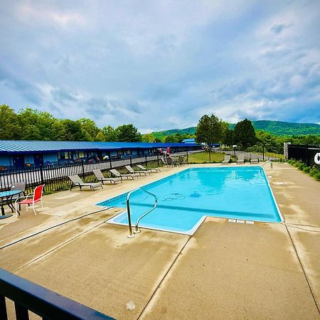 Travelodge By Wyndham Lake George Ny Екстериор снимка