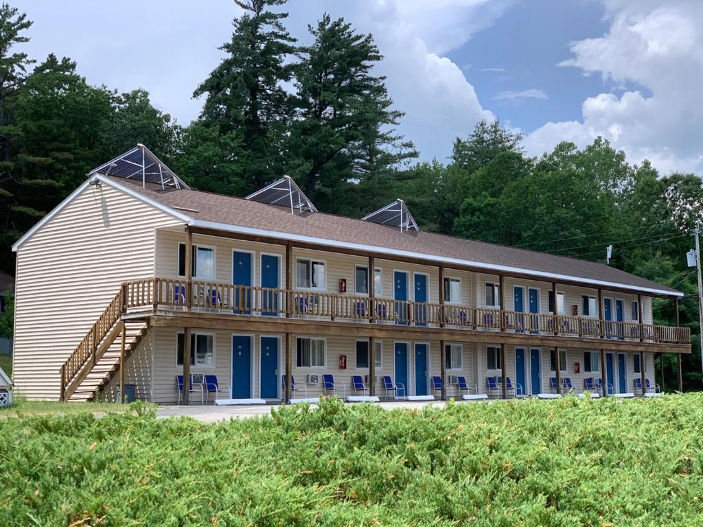 Travelodge By Wyndham Lake George Ny Екстериор снимка