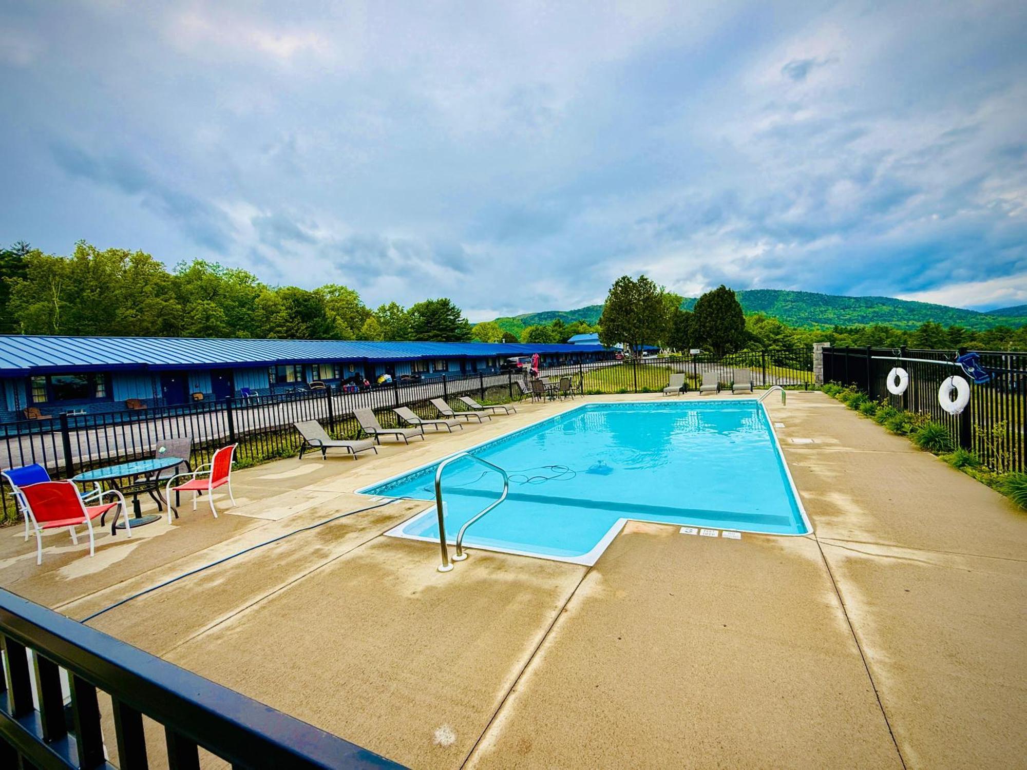 Travelodge By Wyndham Lake George Ny Екстериор снимка