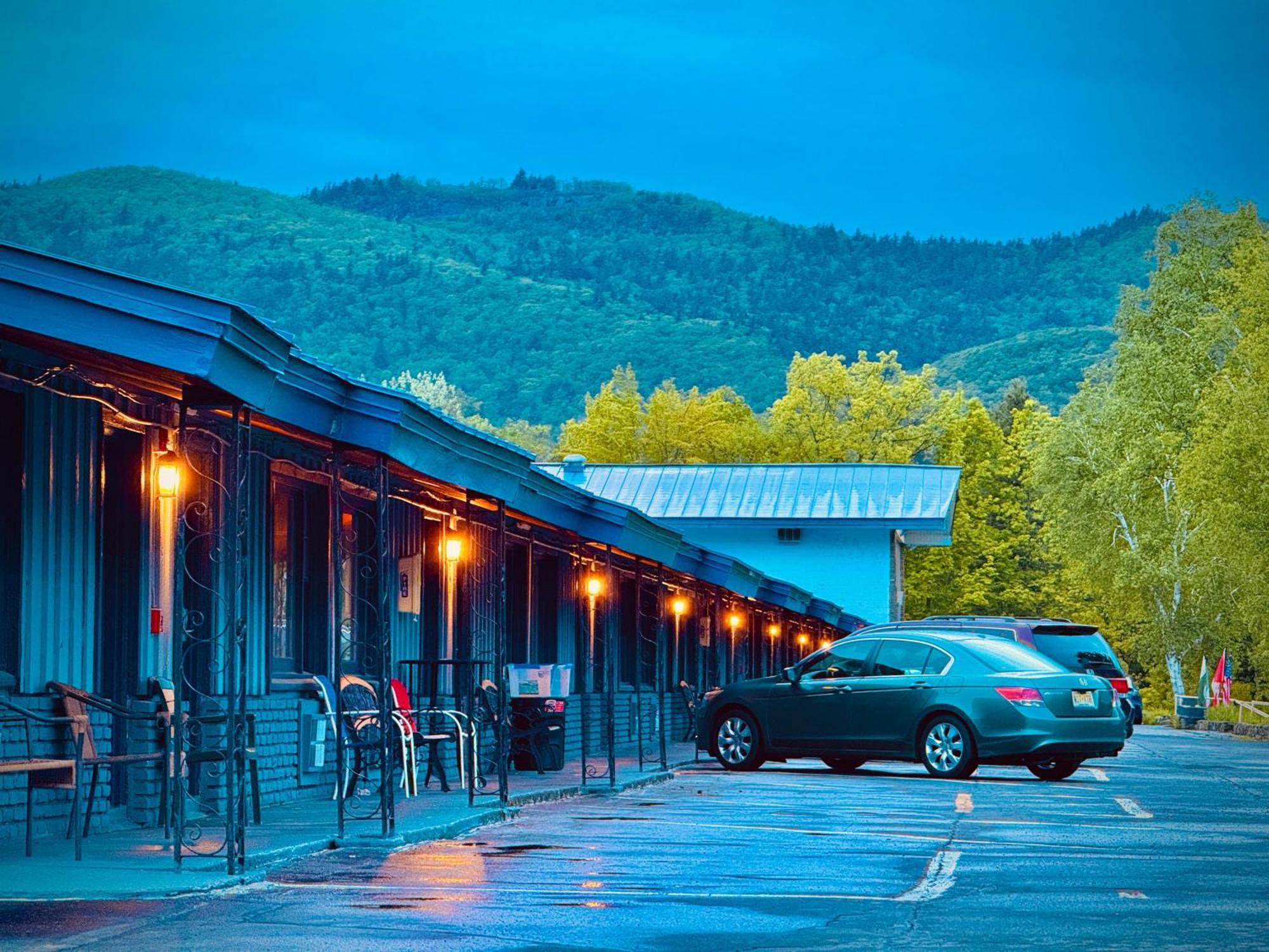 Travelodge By Wyndham Lake George Ny Екстериор снимка